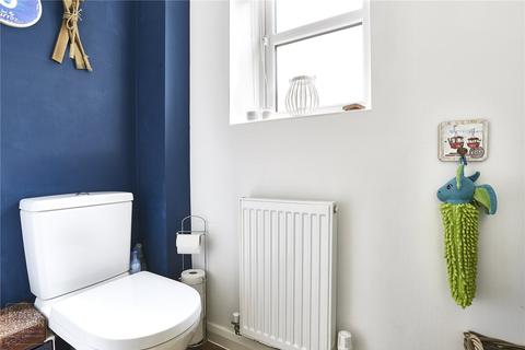29 Knoll Close, Greenfield, Oldham, OL3 7FJ