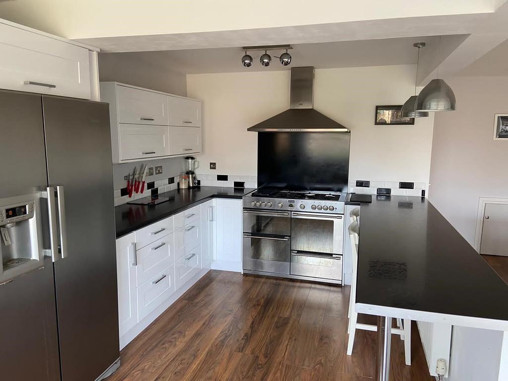Kitchen/family room