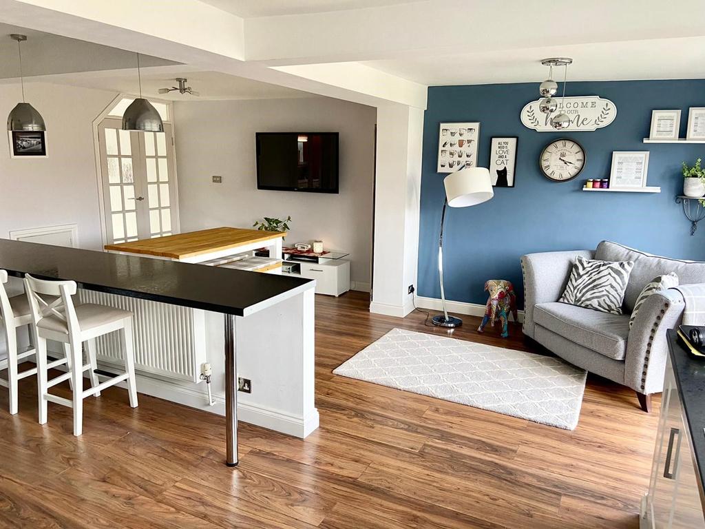 Kitchen/family room