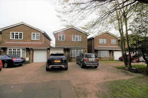 5 bedroom semi-detached house to rent, London Road, Benfleet
