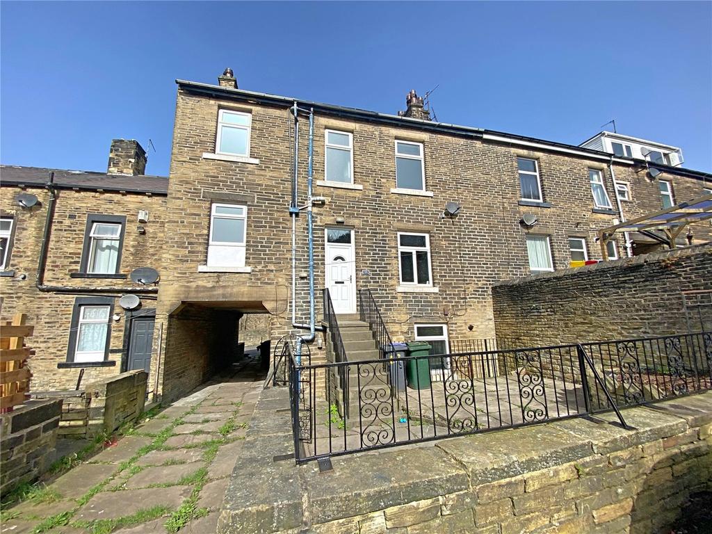 Bolton Hall Road, Bradford, BD2 5 bed terraced house £675 pcm (£156 pw)