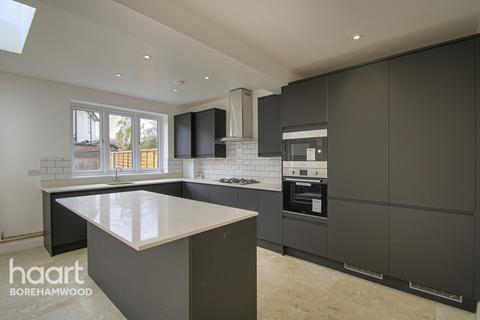 2 Hartforde Road, Borehamwood, WD6 5JU