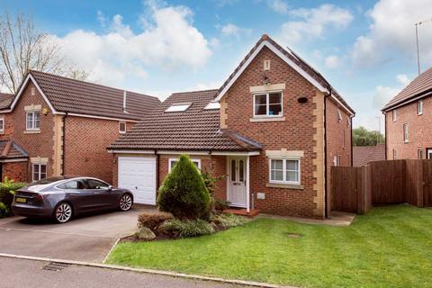 3 Degas Close, Salford, M7 3BG