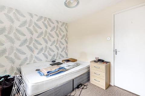 7 Braemar Close, Carterton, OX18 1TS