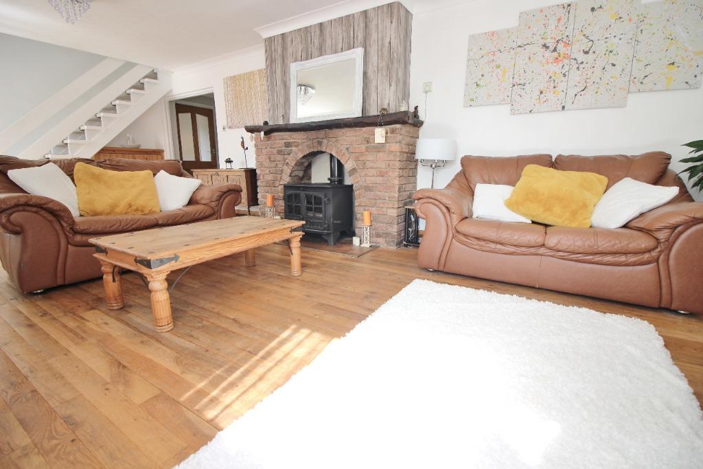 Gill Lane, Walmer Bridge, PR4 7 bed detached house £775,000