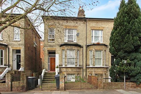 32d Oxford Road, London, W5 3ST