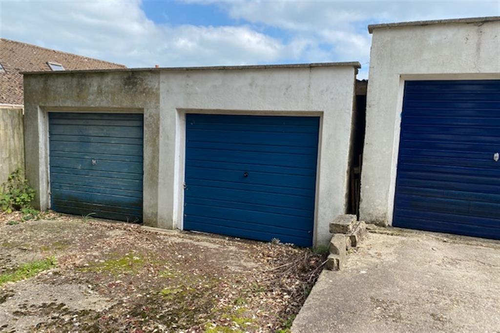 West Street, Ryde, Isle of Wight Garage - £17,500
