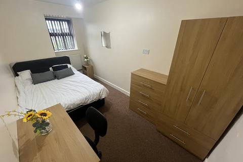 4 bedroom apartment to rent, Belle Vue Road, Leeds, West Yorkshire, LS3