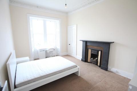 4 bedroom flat to rent, Polwarth Gardens, Polwarth, Edinburgh, EH11