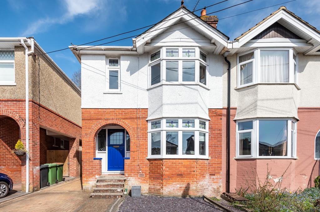 Edward Avenue, 3 bed semidetached house £340,000