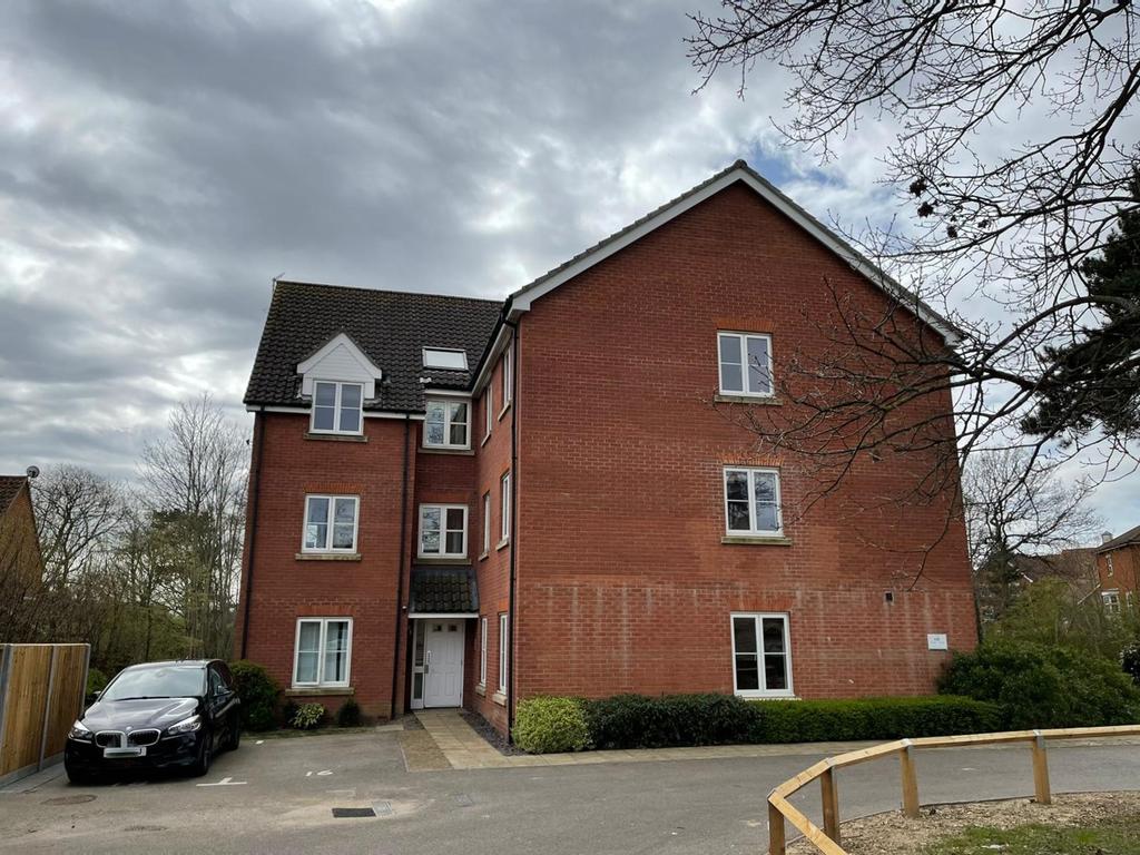Castle Gardens, Kesgrave IP5 2 bed ground floor flat £695 pcm (£160 pw)