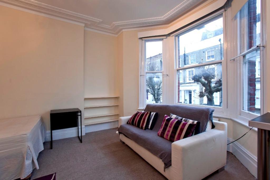 Hamilton Gardens, St Johns Wood, London, NW8 Studio £1,250 pcm (£288 pw)