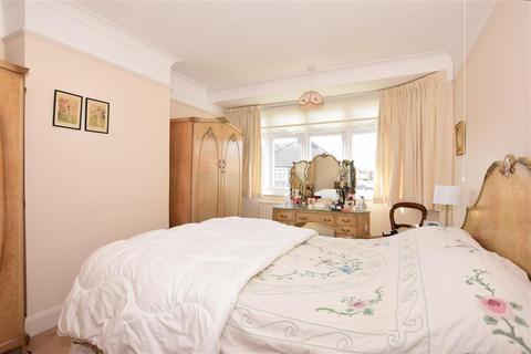 10 Sandringham Drive, Welling, DA16 3QU