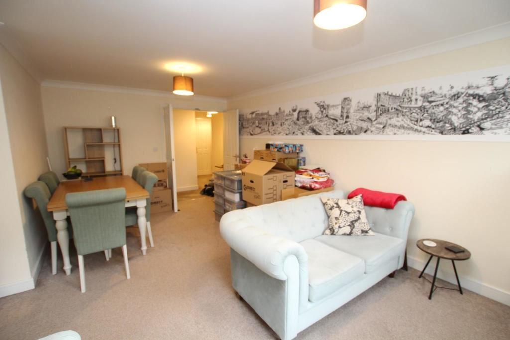 Waters Walk, Apperley Bridge... 2 bed flat £105,000