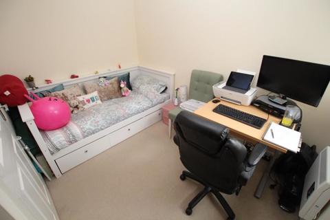 5d Waters Walk, Bradford, BD10 0LZ