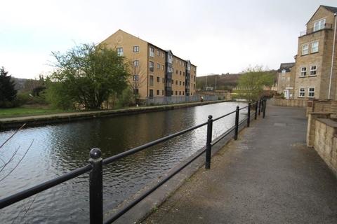 5d Waters Walk, Bradford, BD10 0LZ