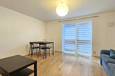 1 bedroom ground floor flat to rent, Baldwins Gardens, London, Clerkenwell