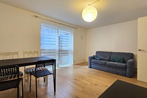 1 bedroom ground floor flat to rent, Baldwins Gardens, London, Clerkenwell