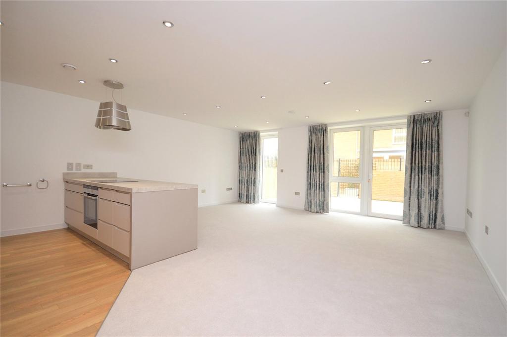 Almansa Way, Lymington, Hampshire, SO41 1 bed apartment £350,000