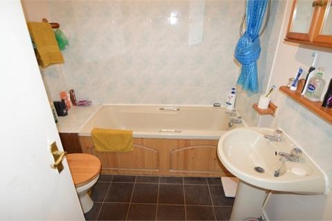 2 bedroom flat for sale - Foxdale Drive, Brierley Hill, West Midlands