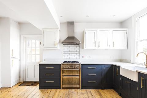 48 Dumbarton Road, London, SW2 5LU