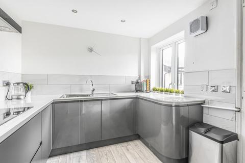 14 Galway Close, London, SE16 3DR