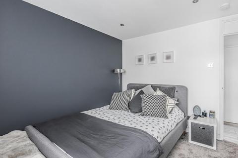 14 Galway Close, London, SE16 3DR