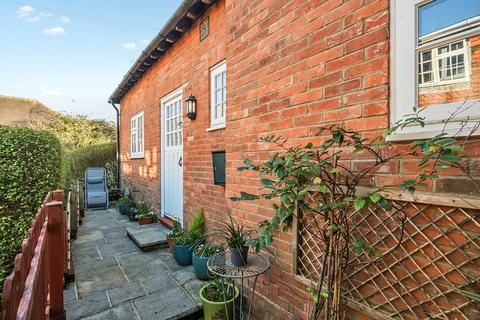 3 bedroom cottage for sale, Storrington - just off Church Street