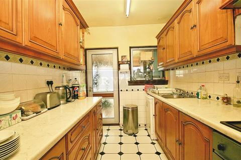 7 Commonwealth Avenue, Hayes, UB3 2PL