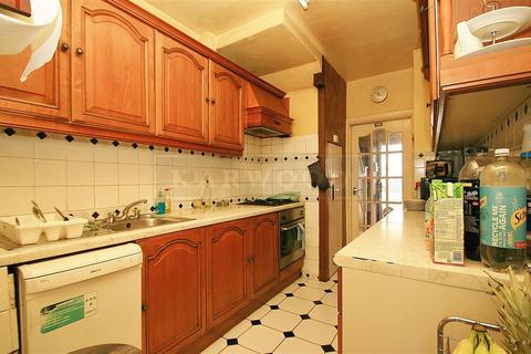 7 Commonwealth Avenue, Hayes, UB3 2PL