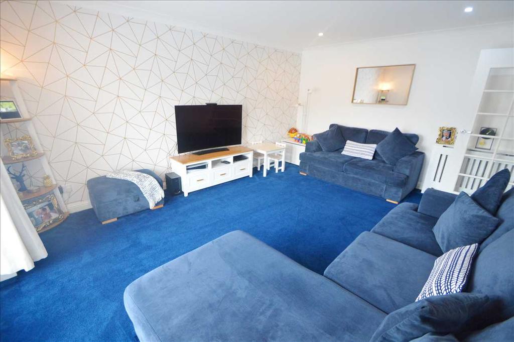 Aberdour Court, West Craigs, Blantyre 5 bed detached house £289,995