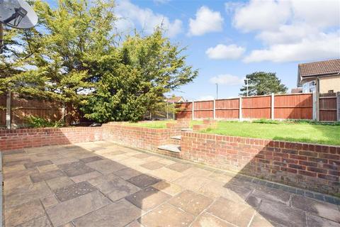 1d Irons Way, Romford, RM5 3RJ