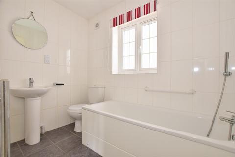 1d Irons Way, Romford, RM5 3RJ