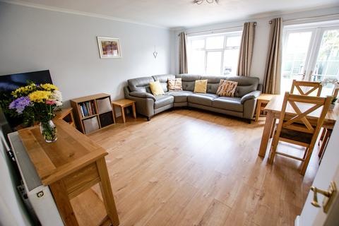40 Harebell Close, Hartley Wintney, Hook, RG27 8TW