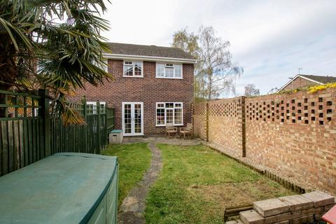 40 Harebell Close, Hartley Wintney, Hook, RG27 8TW