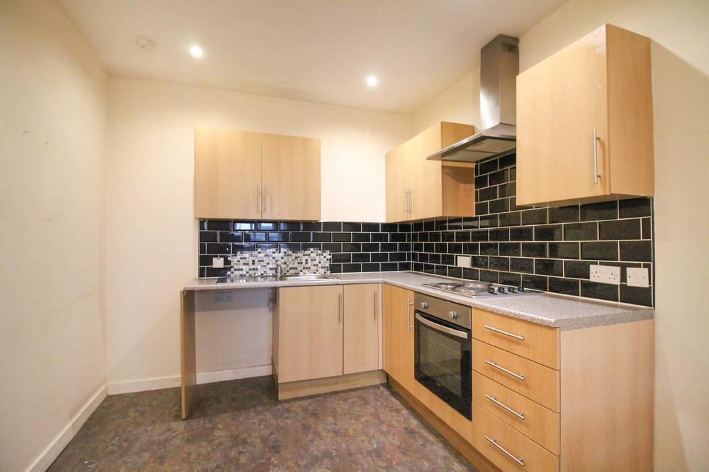 Killinghall Road, Bradford 1 bed apartment £375 pcm (£87 pw)