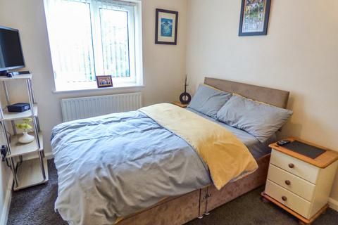 2 bedroom apartment for sale - Bradford Road, Shipley, BD18