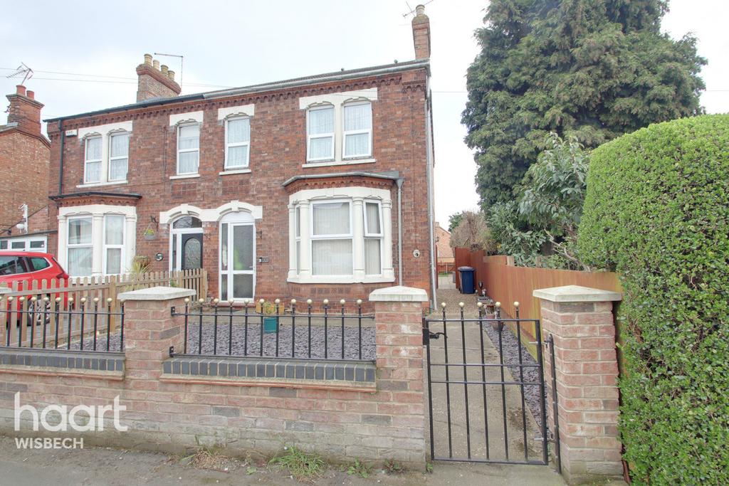 Lynn Road, Wisbech 4 bed semidetached house £240,000