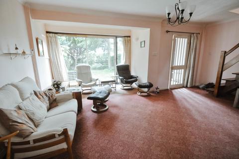 29 Bramble Road, Daws Heath, Benfleet, SS7 2UN