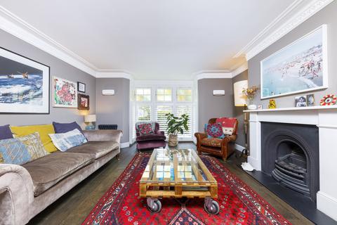56 Ashley Road, London, N19 3AF