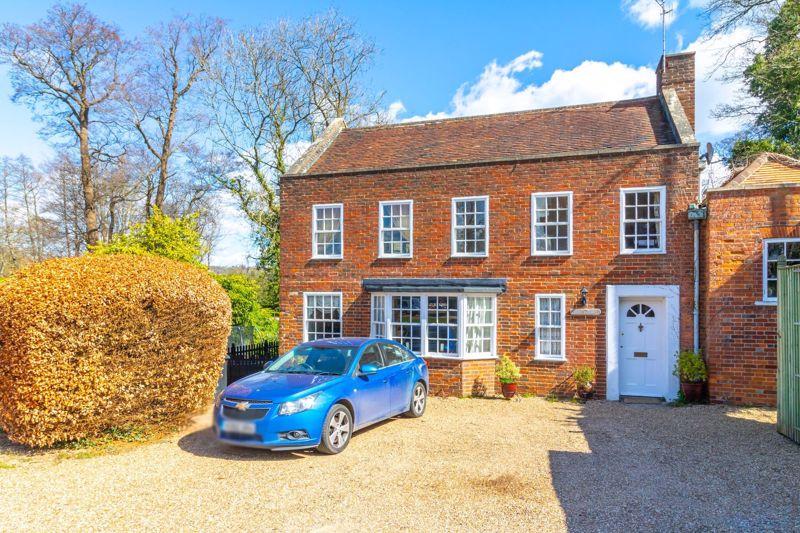 Pendell Road, Bletchingley 3 bed detached house £725,000
