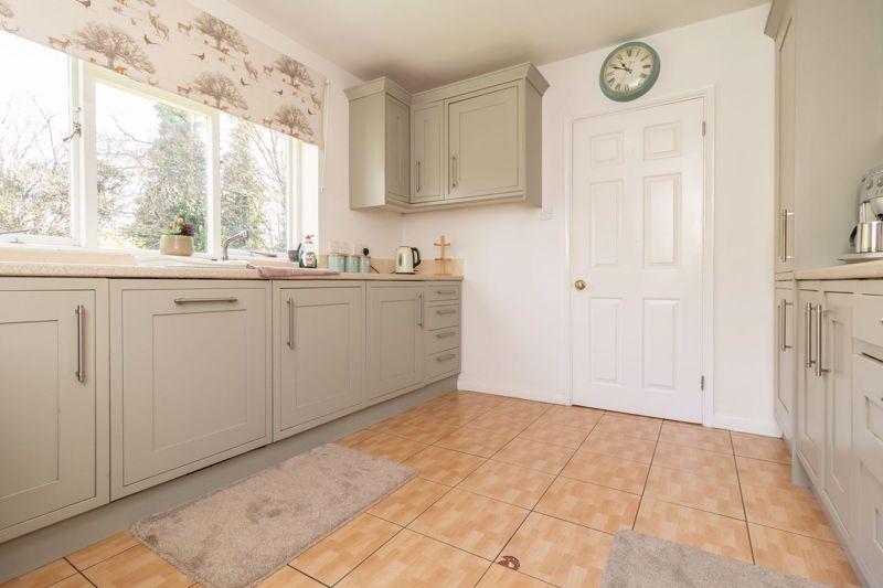 Pendell Road, Bletchingley 3 bed detached house £725,000