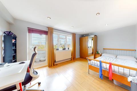 Flat 27, Holmes Court Paradise Road, London, SW4 6QJ