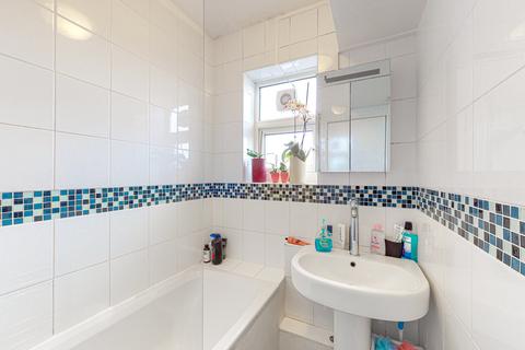 Flat 27, Holmes Court Paradise Road, London, SW4 6QJ