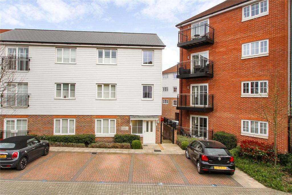 Mead Court, Eden Road, Dunton Green... 2 bed apartment £395,000