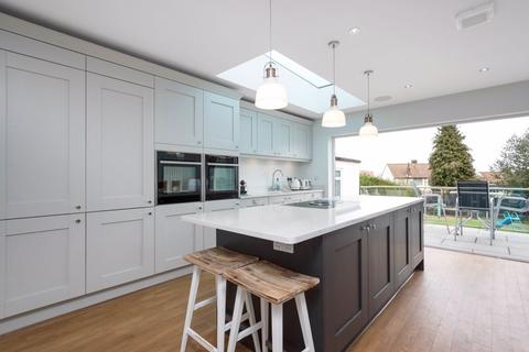 25 Kimberley Drive, Sidcup, DA14 4PP