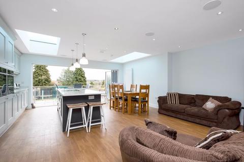 25 Kimberley Drive, Sidcup, DA14 4PP