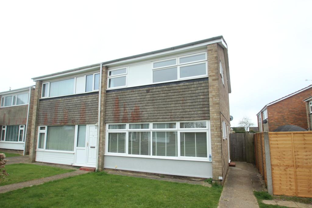 Meadowside, Angmering 3 bed semidetached house £260,000