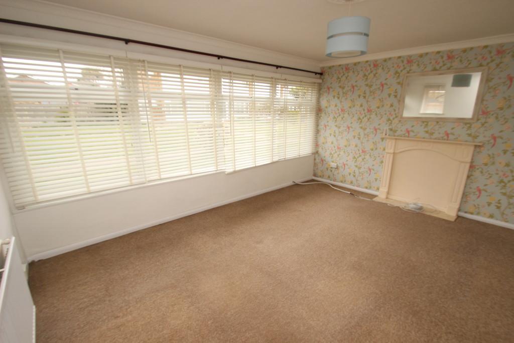 Meadowside, Angmering 3 bed semidetached house £260,000