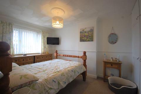 68 Woodview, Cimla, Neath, SA11 3BX